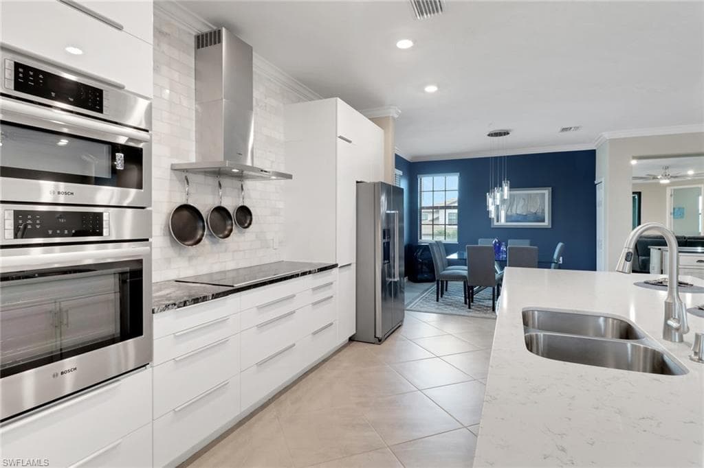 2352 Anguilla Dr 202, Naples, FL 34120-4