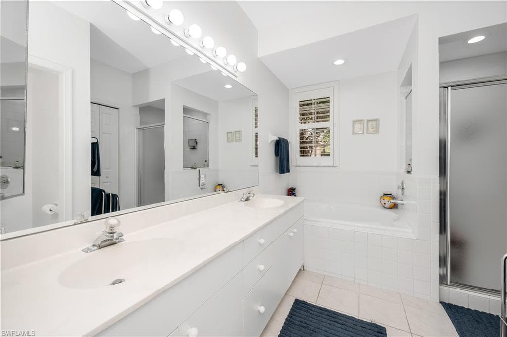 7774 Gardner Dr 101, Naples, FL 34109-12