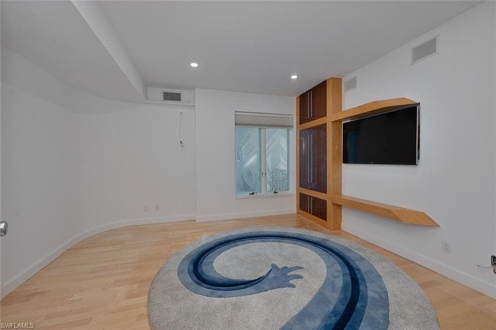 107 Clubhouse Dr 258, Naples, FL 34105-21