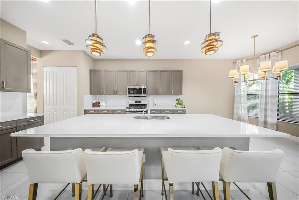 4036 Nova Ln, Naples, FL 34119-9