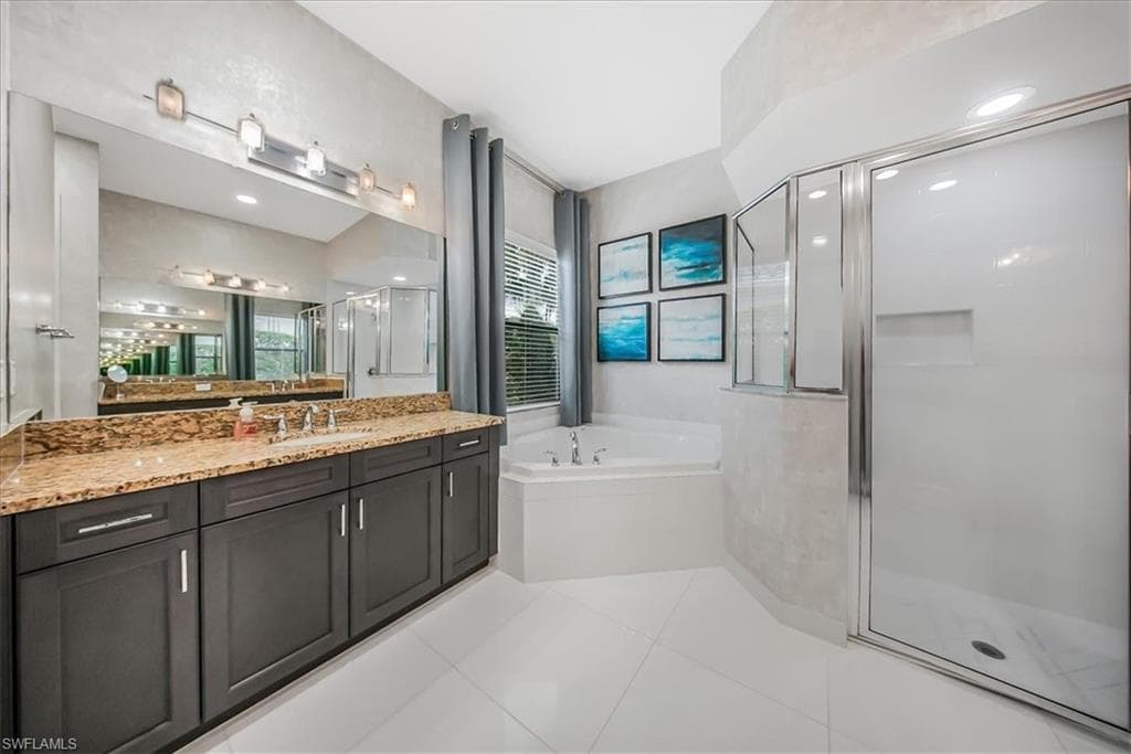 4036 Nova Ln, Naples, FL 34119-24