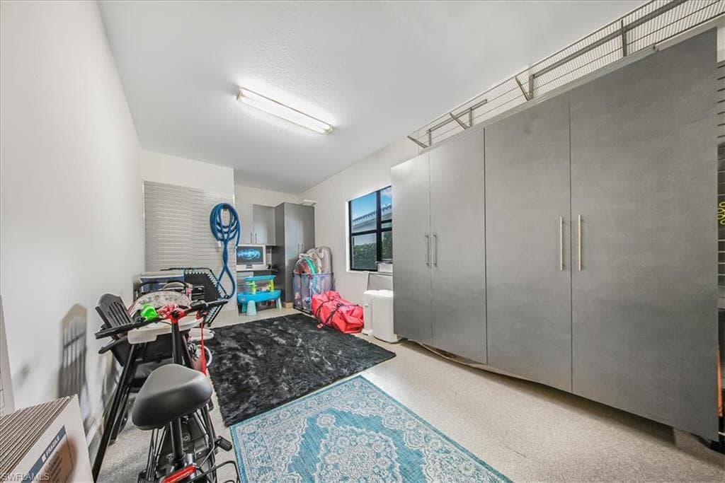 4036 Nova Ln, Naples, FL 34119-38