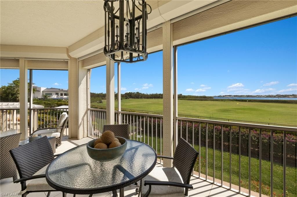 1560 Star Point Ln 3-301, Naples, FL 34112-8