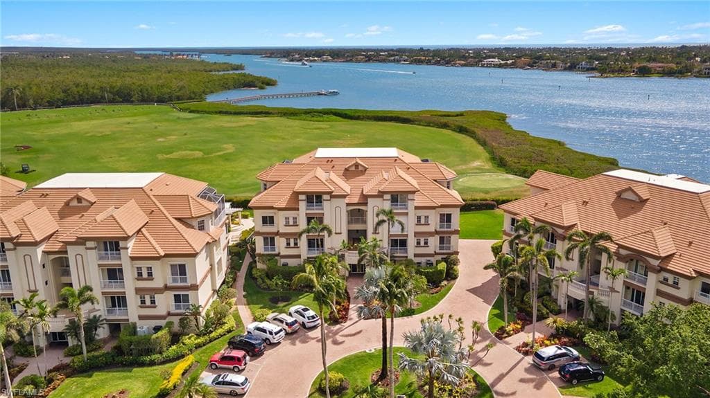 1560 Star Point Ln 3-301, Naples, FL 34112-37