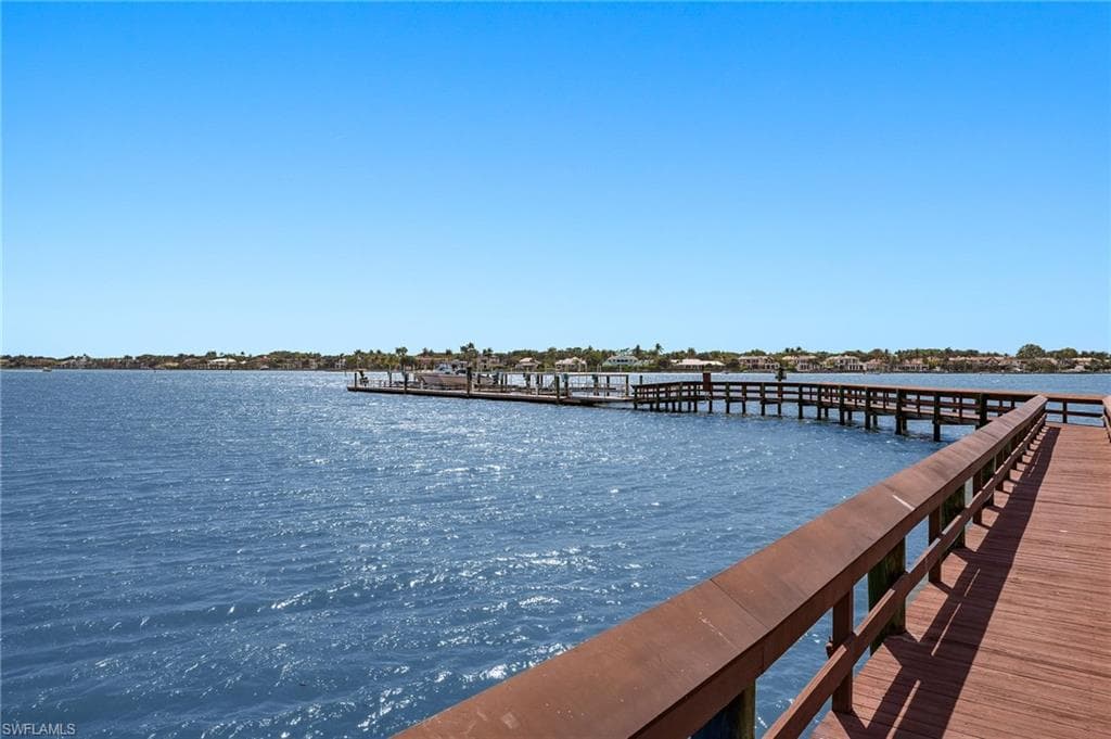 1560 Star Point Ln 3-301, Naples, FL 34112-2