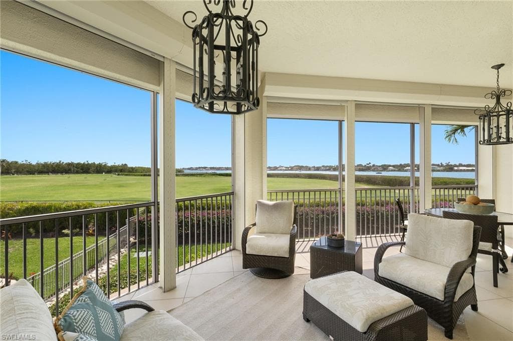 1560 Star Point Ln 3-301, Naples, FL 34112-3