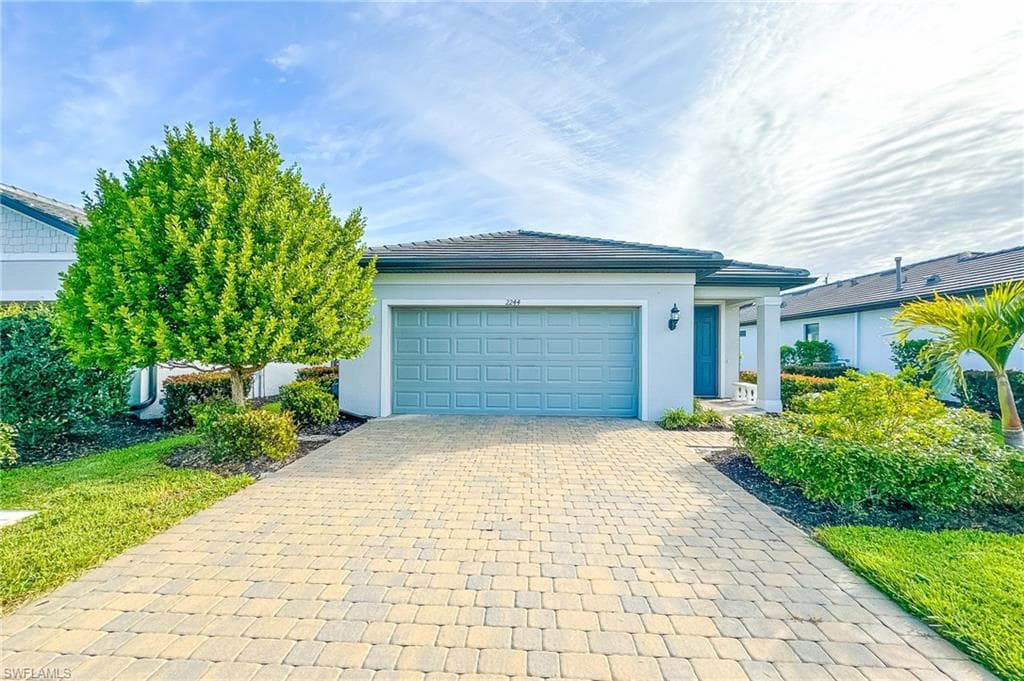 2244 Yellowfin Cir, Naples, FL 34114-2