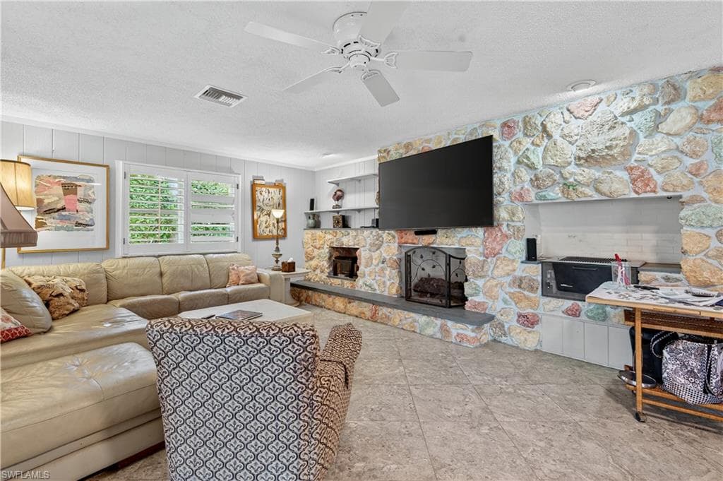 931 Scott Dr, Marco Island, FL 34145-11