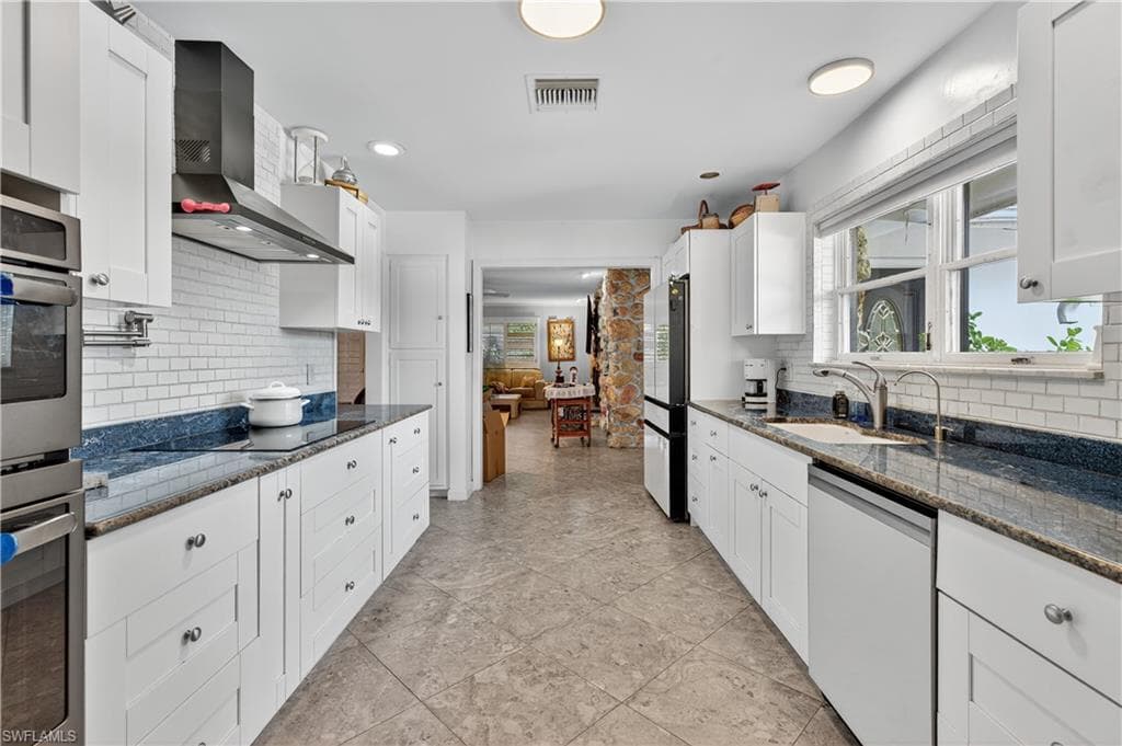 931 Scott Dr, Marco Island, FL 34145-13