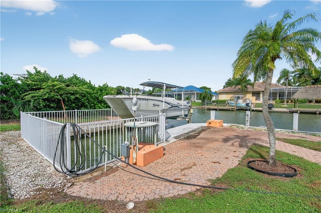 931 Scott Dr, Marco Island, FL 34145-41