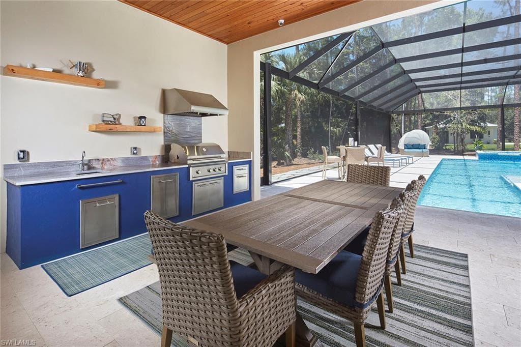 5301 Tamarind Ridge Dr, Naples, FL 34119-22