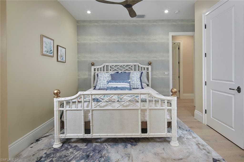 5301 Tamarind Ridge Dr, Naples, FL 34119-36