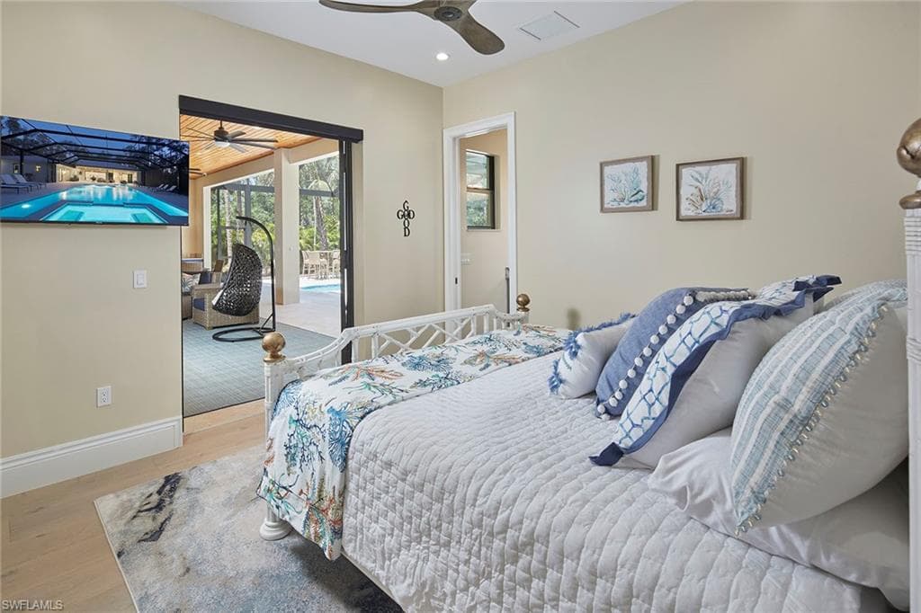 5301 Tamarind Ridge Dr, Naples, FL 34119-37