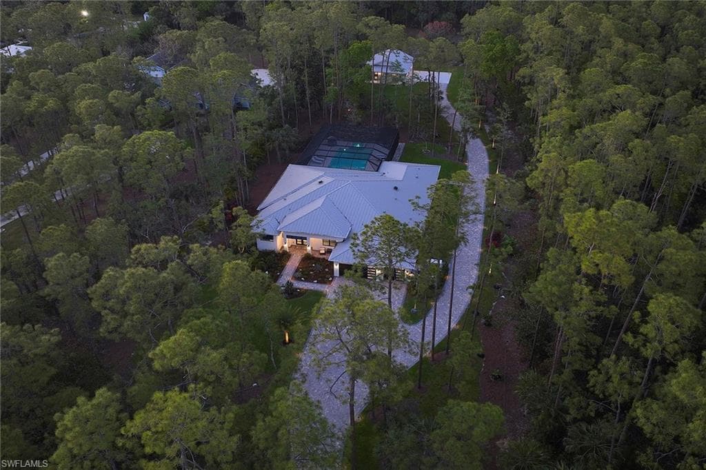 5301 Tamarind Ridge Dr, Naples, FL 34119-2