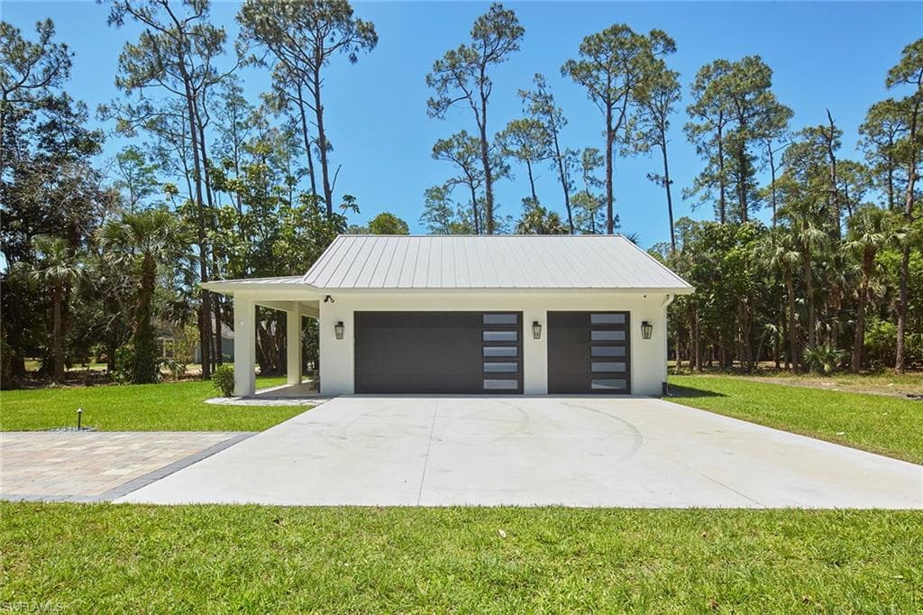 5301 Tamarind Ridge Dr, Naples, FL 34119-49