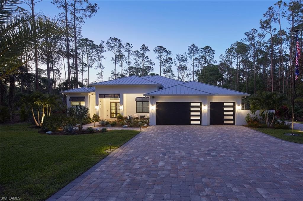 5301 Tamarind Ridge Dr, Naples, FL 34119-4