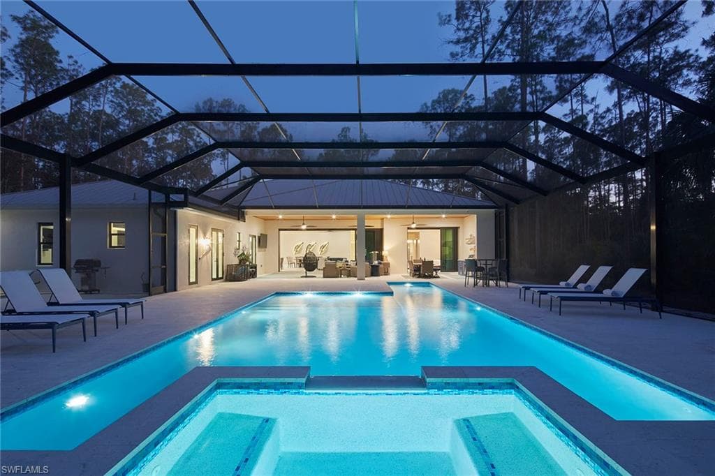 5301 Tamarind Ridge Dr, Naples, FL 34119-5