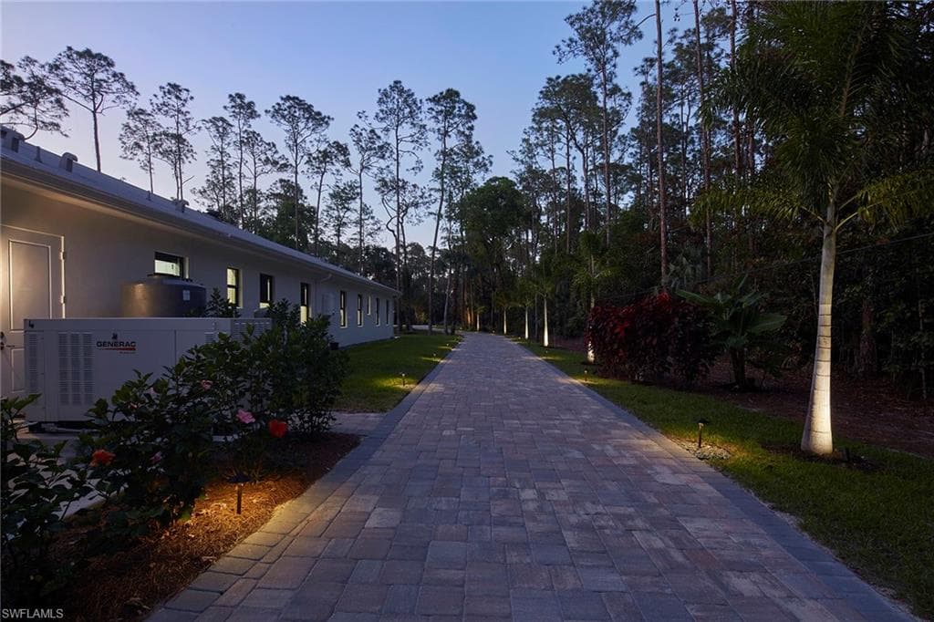 5301 Tamarind Ridge Dr, Naples, FL 34119-7