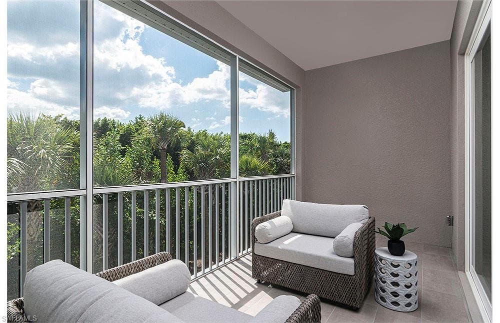 286 Indies Dr E 101,102,201,202, Naples, FL 34114-19