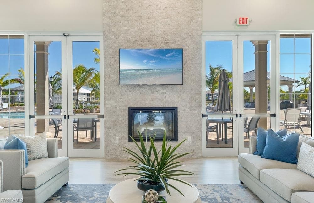 286 Indies Dr E 101,102,201,202, Naples, FL 34114-7