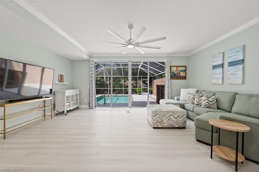 5453 Cove Cir 103, Naples, FL 34119-9