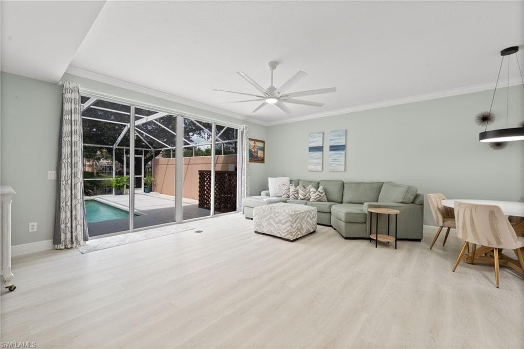 5453 Cove Cir 103, Naples, FL 34119-10