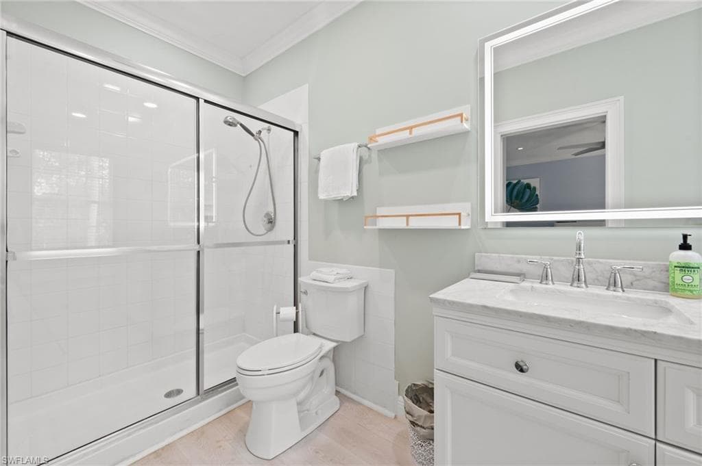 5453 Cove Cir 103, Naples, FL 34119-16