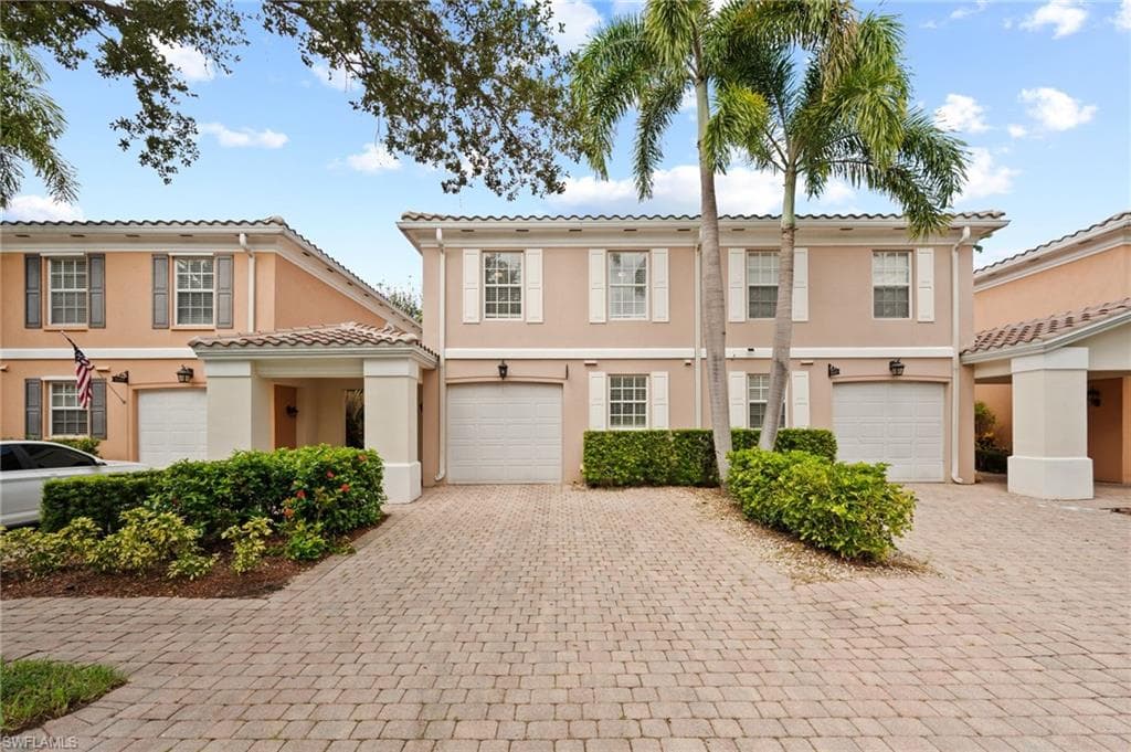 5453 Cove Cir 103, Naples, FL 34119-1
