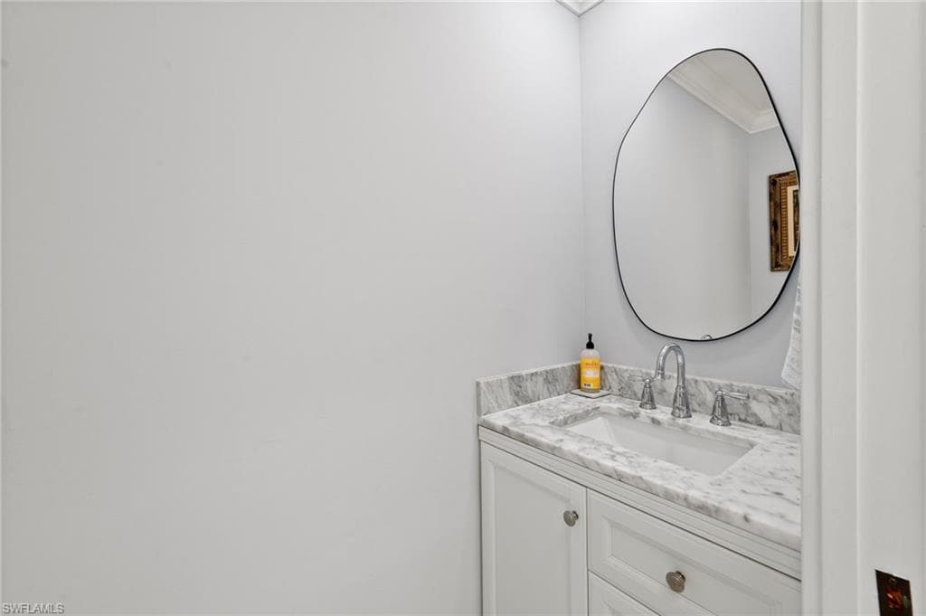 5453 Cove Cir 103, Naples, FL 34119-20