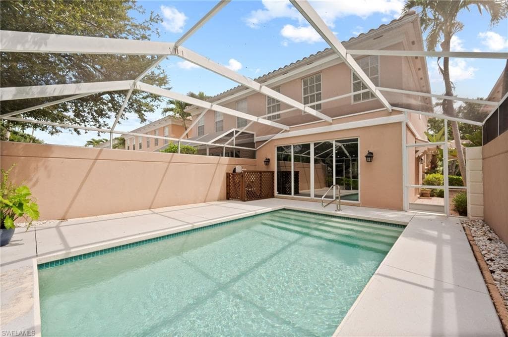 5453 Cove Cir 103, Naples, FL 34119-3