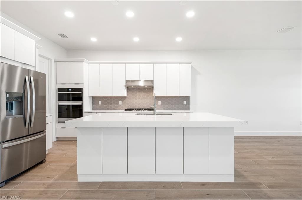 9037 Wisteria Way, Naples, FL 34114-5