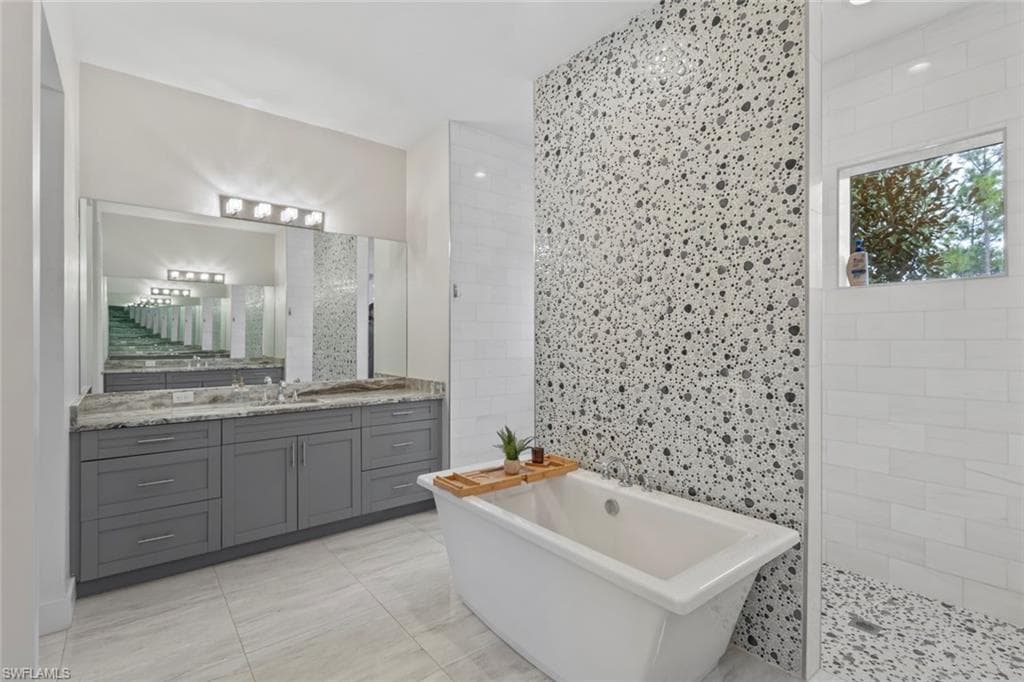 3028 Woodstock Ave, Naples, FL 34120-13