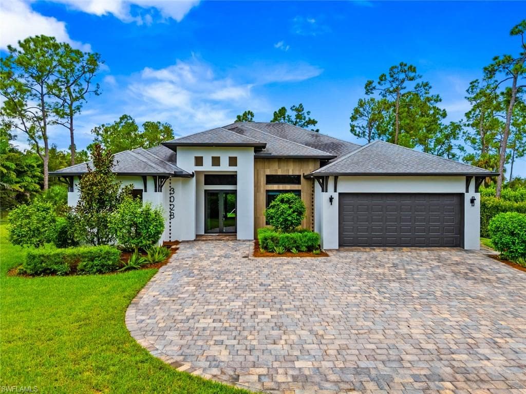 3028 Woodstock Ave, Naples, FL 34120-1
