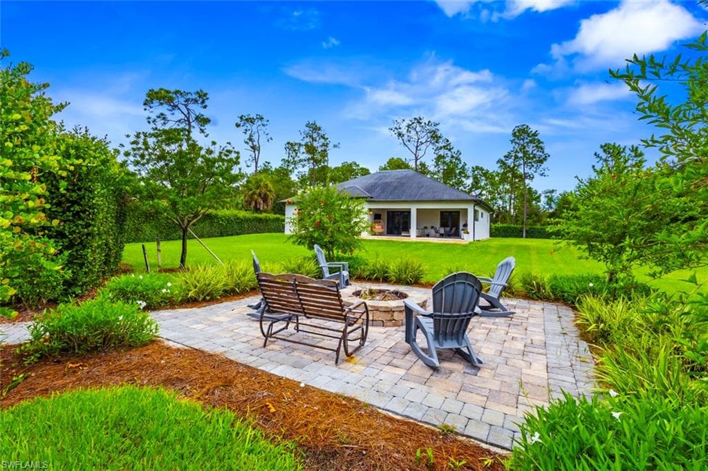 3028 Woodstock Ave, Naples, FL 34120-21