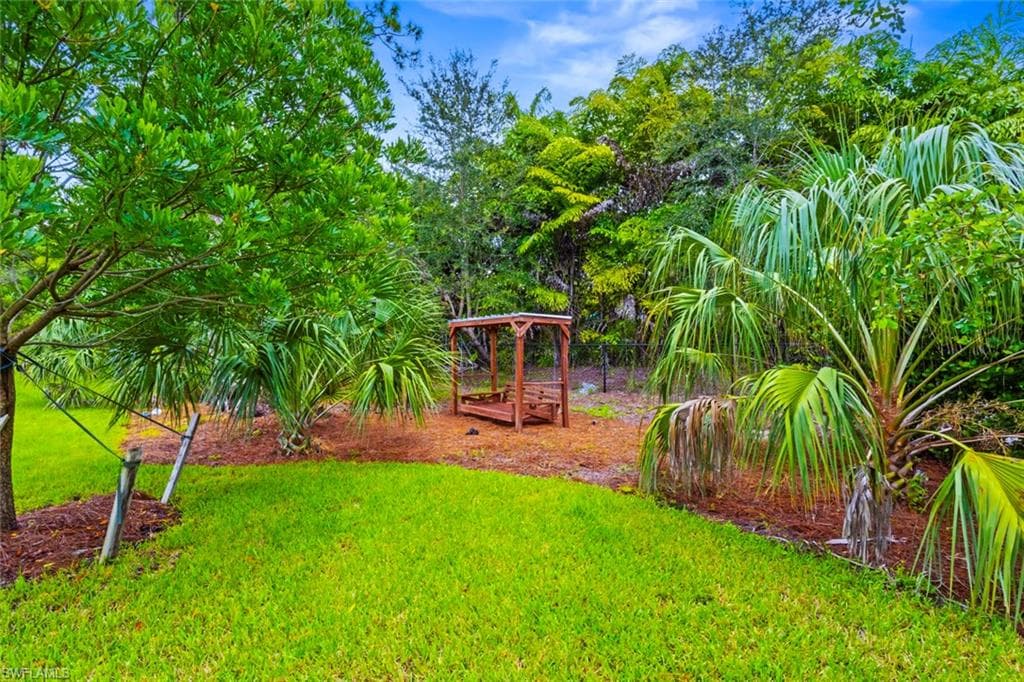 3028 Woodstock Ave, Naples, FL 34120-22