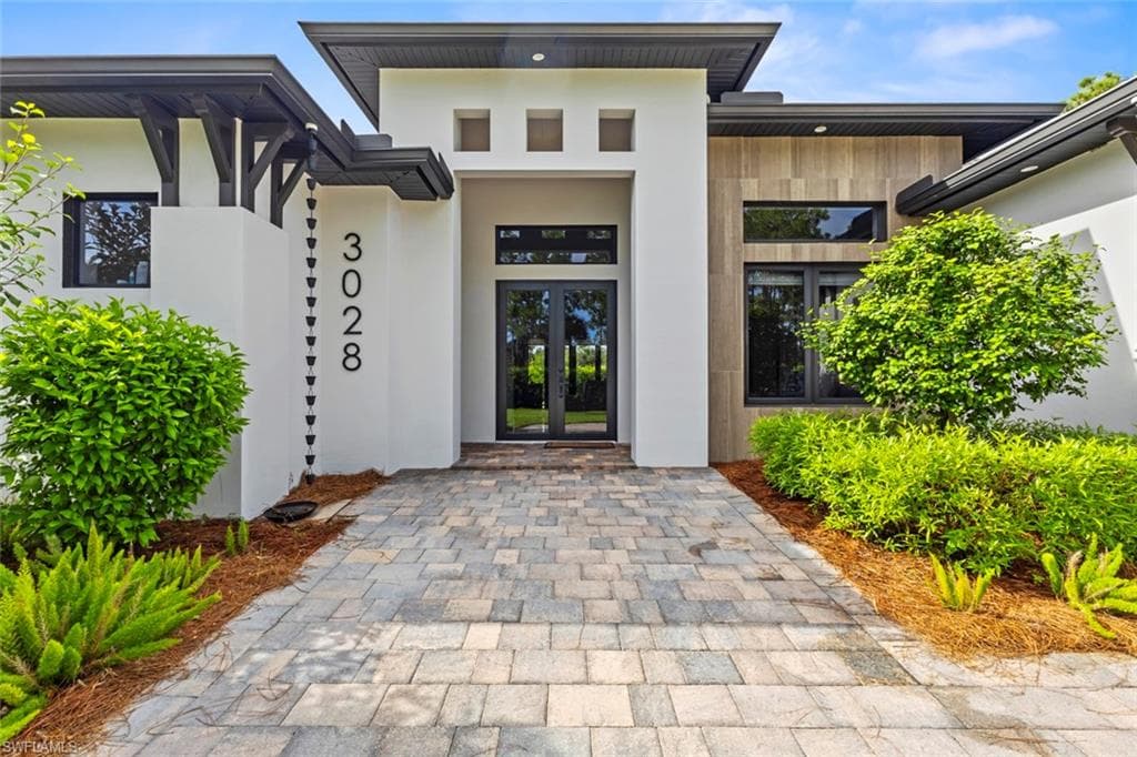 3028 Woodstock Ave, Naples, FL 34120-3