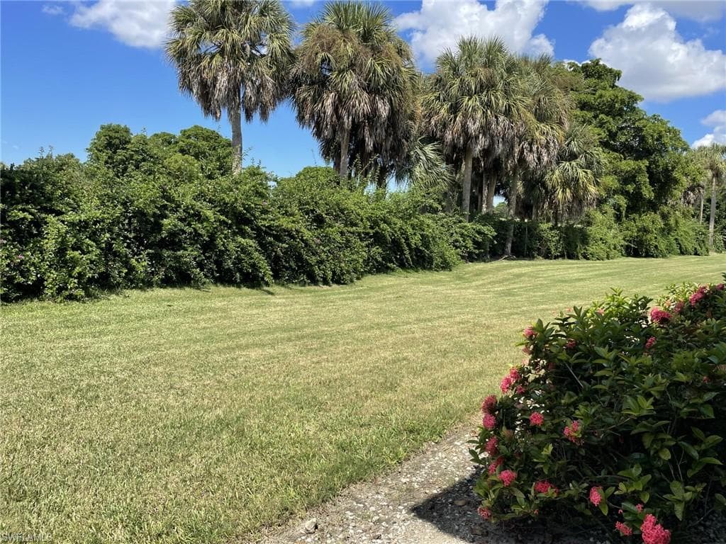 221 Cypress Way E 103, Naples, FL 34110-19