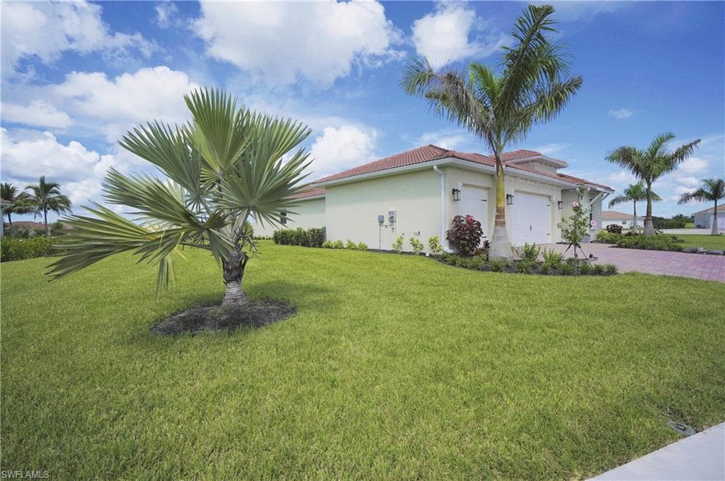 18698 Royal Hammock Blvd, Naples, FL 34114-1