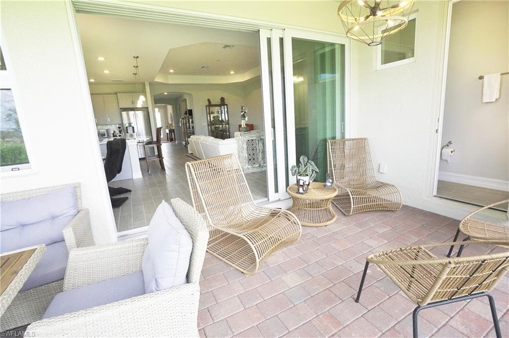 18698 Royal Hammock Blvd, Naples, FL 34114-32