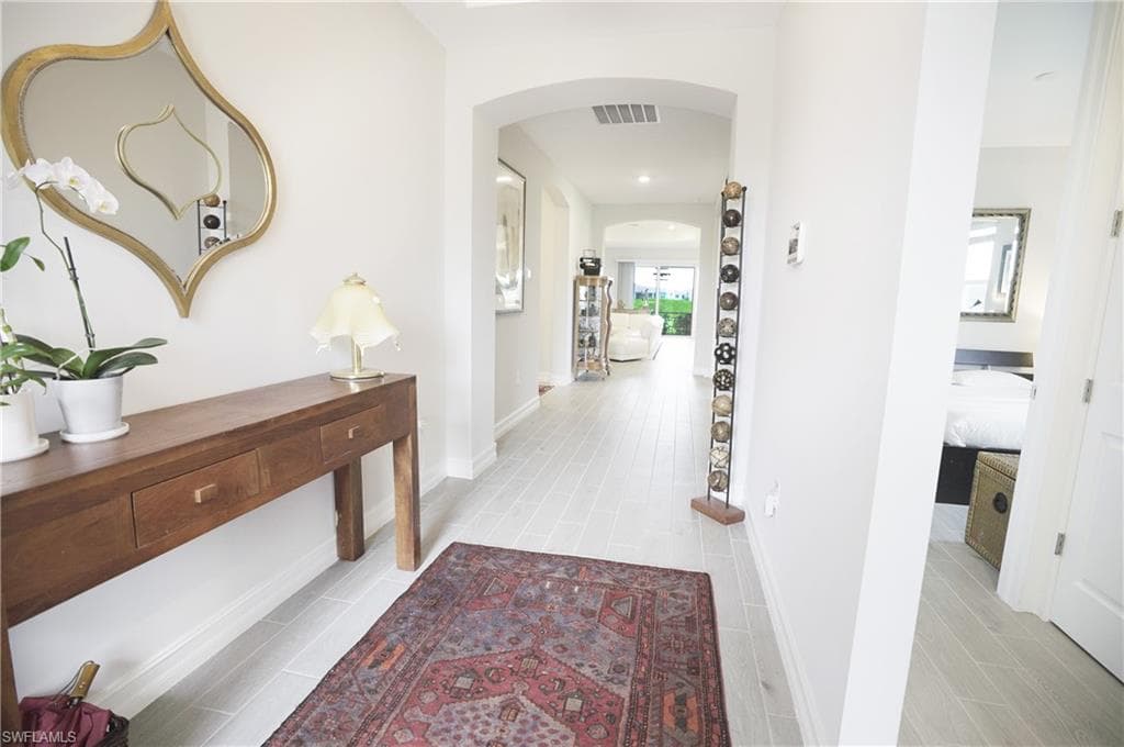 18698 Royal Hammock Blvd, Naples, FL 34114-5