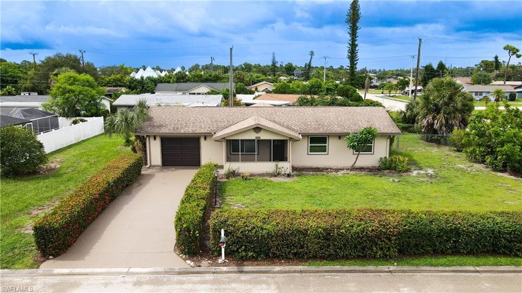 7233 Coolidge Rd, Fort Myers, FL 33967-1