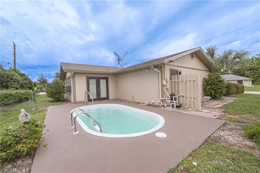 7233 Coolidge Rd, Fort Myers, FL 33967-32