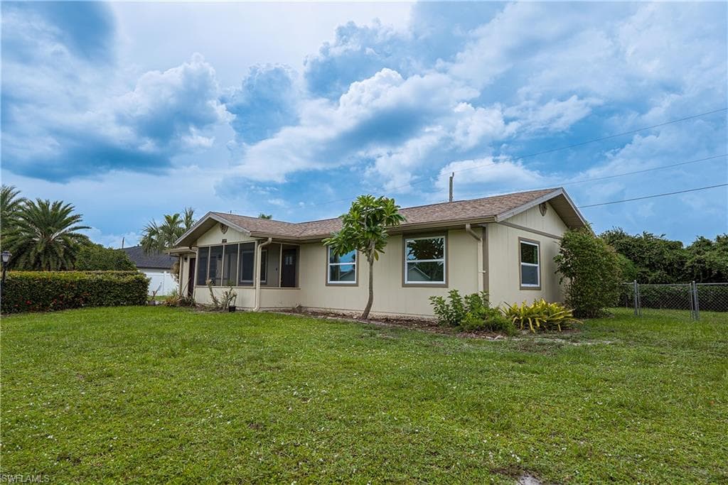 7233 Coolidge Rd, Fort Myers, FL 33967-4