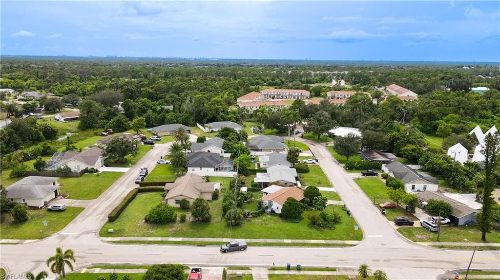 7233 Coolidge Rd, Fort Myers, FL 33967-5