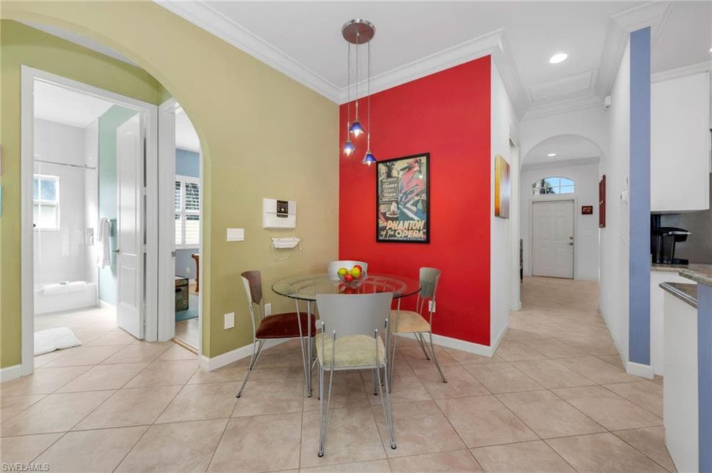 794 97th Ave N, Naples, FL 34108-8