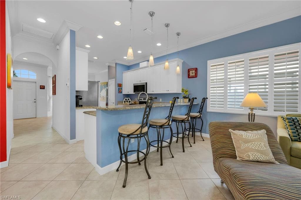 794 97th Ave N, Naples, FL 34108-9