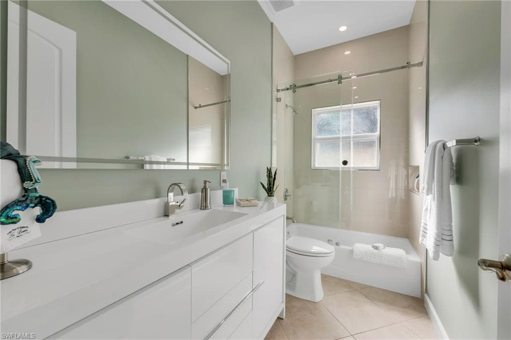 794 97th Ave N, Naples, FL 34108-14
