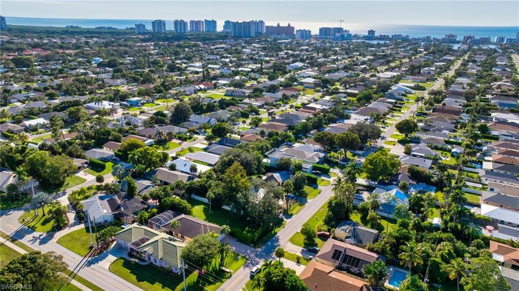 794 97th Ave N, Naples, FL 34108-3