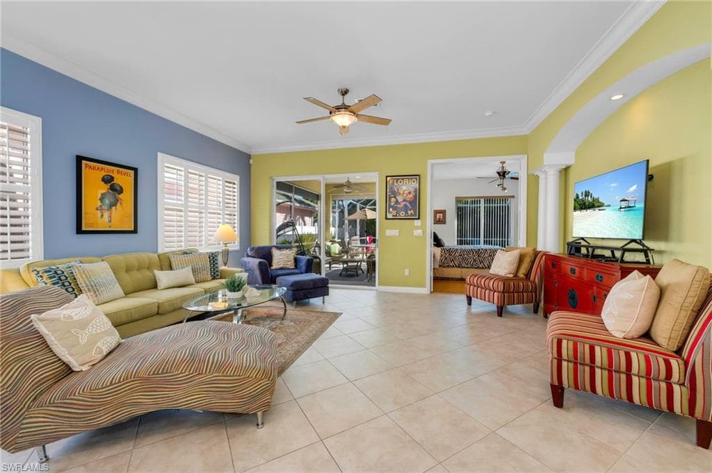 794 97th Ave N, Naples, FL 34108-4