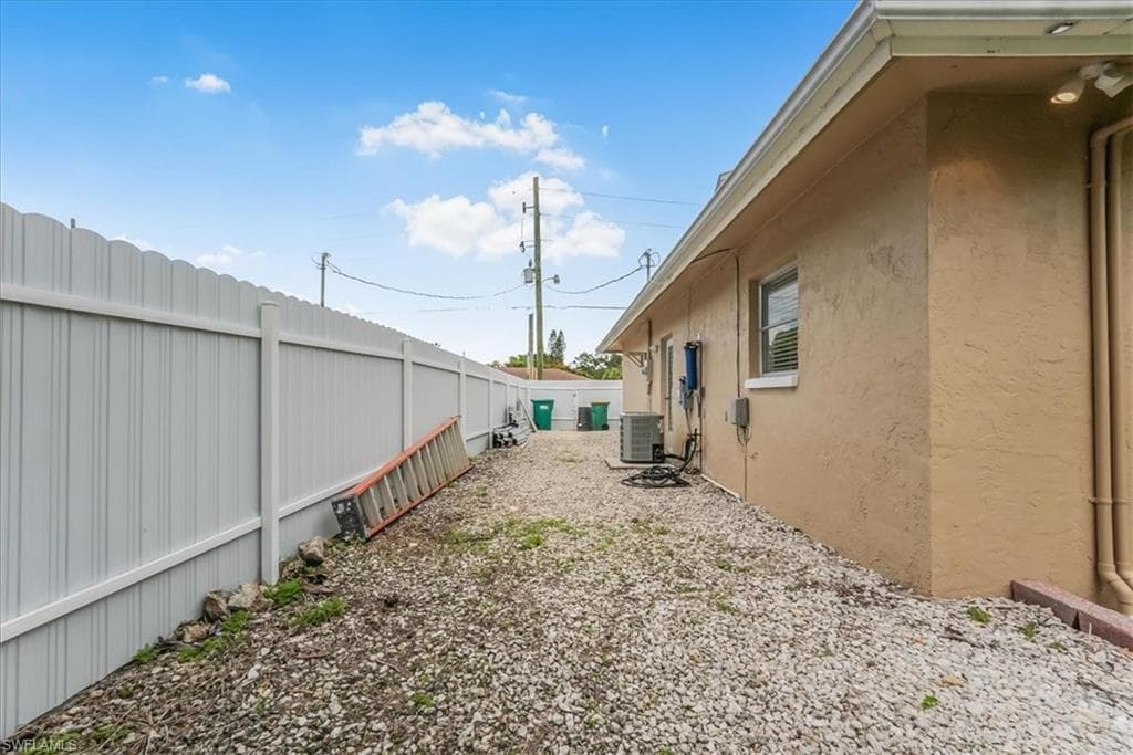 1860 51st St SW, Naples, FL 34116-31